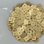 スパンコール 4mm 約700枚(約4g) 正方形 マット ゴールド 金色 (SSQ04MGLHWHR)