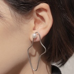 No.04 アクリルパールとうねうねイヤリング