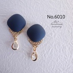 No.6010　マットスクエアネイビーとしずくビジュー　ピアス/イヤリング