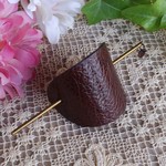 革のかんざしバレッタ　光沢焦茶・さし棒アンティークゴールド