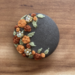 ビーズ刺繍くるみボタン（ヘアゴム/ブローチ）