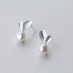 お呼ばれにも！シルバー925 silver925 s925 葉っぱとパールの小さめピアス/イヤリング