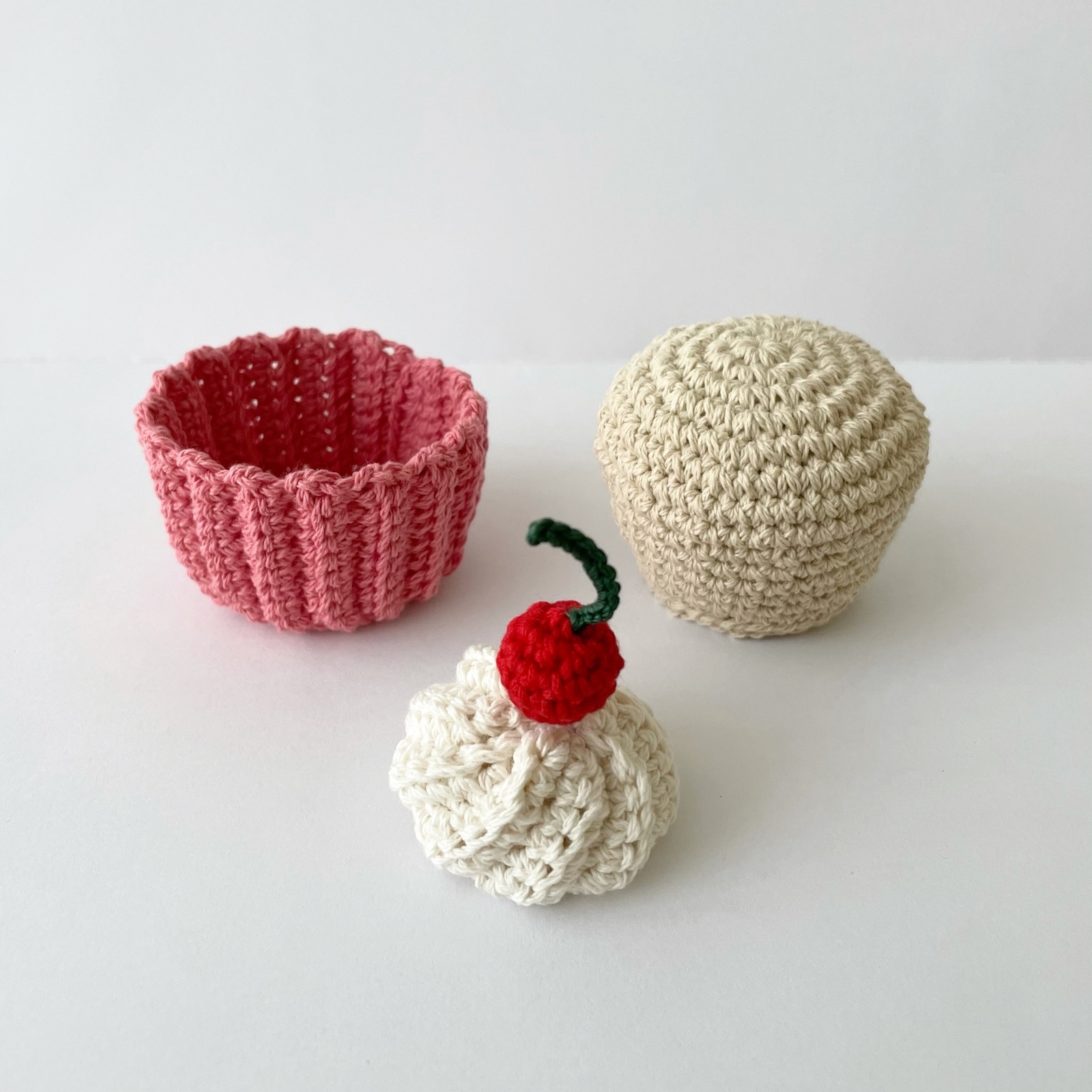 チェリー🍒]ホイップクリームマフィン *フルーツトッピング