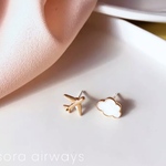 雲と飛行機のペア 小粒さが可愛い ピアス CA ｷｬﾋﾞﾝｱﾃﾝﾀﾞﾝﾄ ｴｱﾗｲﾝ