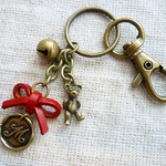 ☆Ｐさま　オーダー品☆レザーリボン＆イニシャルチャーム＆くまちゃんのキーホルダー