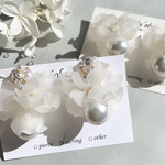 人気♡大粒のパールのフラワードレスピアス♡