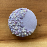 ビーズ刺繍くるみボタン（ヘアゴム/ブローチ）