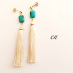 ターコイズとIvoryロングタッセルのピアス
