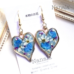 本物のお花のハートピアス/イヤリング　レジンアクセサリ―