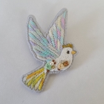 手刺繍 鳥ブローチ ～夢～