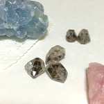 一粒販売　天然石ビーズ　グラファイトインクオーツ 両剣水晶