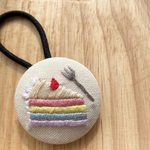 【送料無料】くるみボタン 刺繍 ヘアゴム ◎ カラフルパステルケーキ