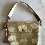 ハリネズミのマチありケース☆ストラップつきの御朱印帳ケース