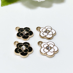 New✨◆送料無料◆ 4個⚫︎花チャーム