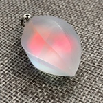 『夕虹』レインボーナイト（夕紅色）　花びら型ペンダントトップ VD-608