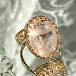 愛に満ちた癒しの天然石・・大粒のモルガナイト ring（フリーサイズ）