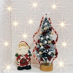 ミニチュアクリスマスツリー薔薇とサンタクロース