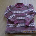 渋色の編み込みセーター