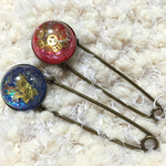 蝶が迷い込んだ赤と青の世界