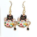 （送料無料）カップニャンコピアス①　 ※マスクチャーム・イヤリングに変更可能