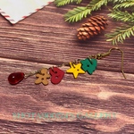 ［再販］　スペシャルギフト　🎄クリスマスガーランド🎄片耳ピアス／イヤリング／樹脂ピアス／ノンホールピアス〜赤　クリスマスプレゼント　クリスマス　ラッピング