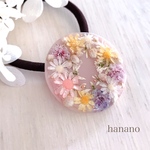 花のlease pink and yellow 花のヘアゴム　 ブルー　ポニーフック　ヘアゴム　ブローチ　　ギフト　誕生日プレゼント　バースデープレゼント　花　レジン