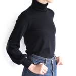 【衿変更可】【タートルネック】形にこだわった 大人のギャザー長袖Tシャツ 【サイズ・色展開有り】