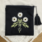 【受注制作】デイジーの手刺繍「ファスナーポーチ」