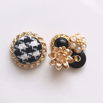 ボタンアクセサリー(ピアス・イヤリング)