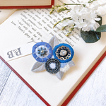 専用出品【1点】blueBlue丸花 ビーズ刺繍ブローチ