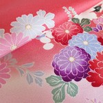 🐇赤・桃色 古典花模様 正絹緞子 丹後ちりめん No.6【100cm×36cm】振袖の解き 和布 生地 はぎれ リメイク素材 silk100%