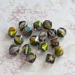 【6㍉ 40個】ダイヤビーズ＊metalic green & clear gray＊チェコビーズ＊バイコーン＊金＊菱形＊そろばん