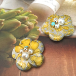 フラワービジューピアス