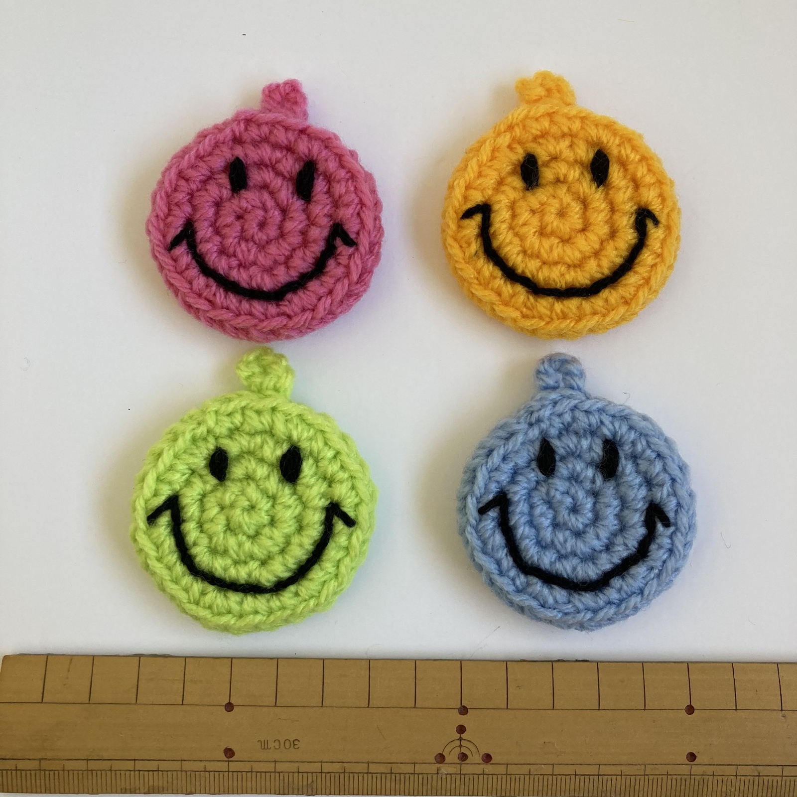 手編みのニコちゃんキーホルダー - SMIPY'S GALLERY | minne byGMO