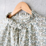 【10/1限定♡SALE】リバティ＊フリルネックブラウス（11号)
