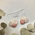 おはな（オレンジブラウン）　::ビーズ　刺繍　パール　樹脂ピアス　樹脂イヤリング　アレルギー対応　大ぶり　花::