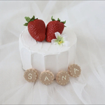 daifuku513様　専用　シンプル♡いちごのミニクレイケーキandお名前ビスケット☆1歳誕生日　手持ちケーキ　誕生日ケーキ　自宅撮影　1歳以外でも承ってます♪