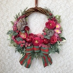 クリスマスリース🎄赤い木の実とお花
