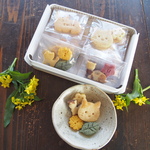 「ねこたちの花畑♪野菜クッキー缶」（個包装）【定番缶】