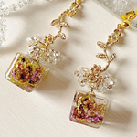 プレゼントみたいな花ピアス