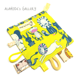 (100レビュー記念！送料100円！)Baby TOY ポケットサイズ かしゃかしゃ&タグ ハンカチ No.0191