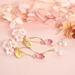 桜とゴールドリーフの耳飾り✴︎