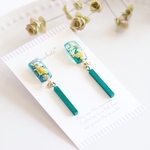 お花のステックバーピアス/イヤリング　グリーン