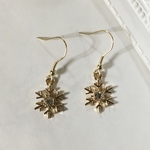 ビジュー雪の結晶　ピアス