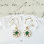 opal flowerピアス