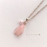 桜の花びらネックレス