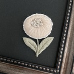 ［受注制作］ひなぎくのウール刺繍ブローチ＊アイボリー