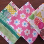 お名前スタンプ押 しておきます♪名前タグ付ガーゼハンカチ3枚セット