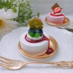 ブルーベリー　レアチーズケーキ　メモスタンド☆ フェイクスイーツ☆ スイーツデコ ☆誕生日☆フェイクケーキ☆メモスタンド☆ベリー☆ムース☆クレイケーキ