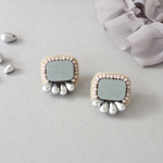 ビーズ刺繍＊ニュアンスblueウッドビーズ×シルバービーズピアス